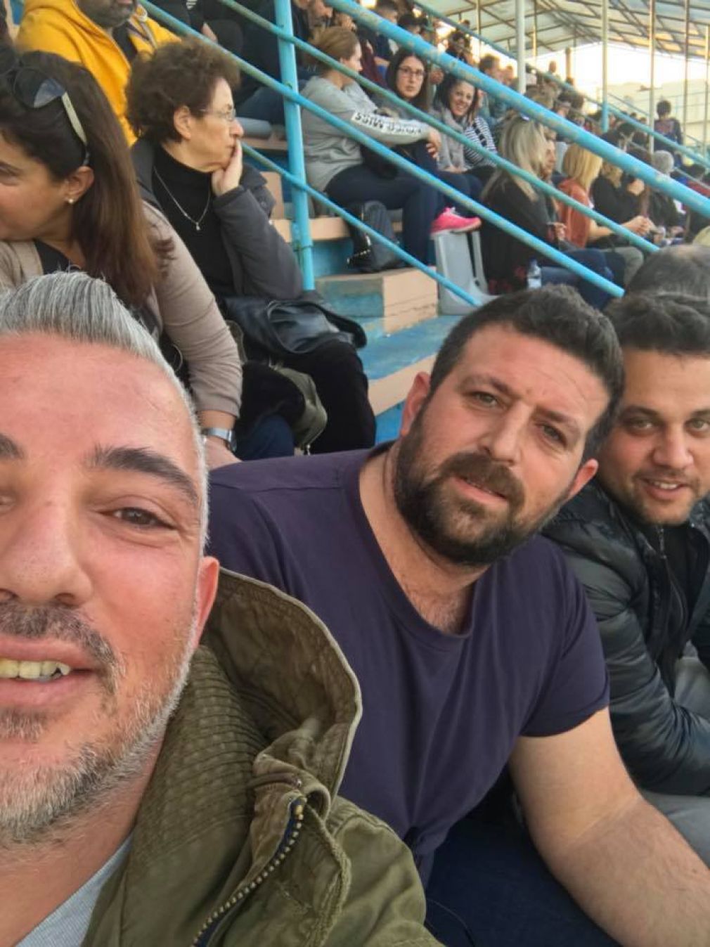 Θα τον κατεβάσω με το ζόρι!