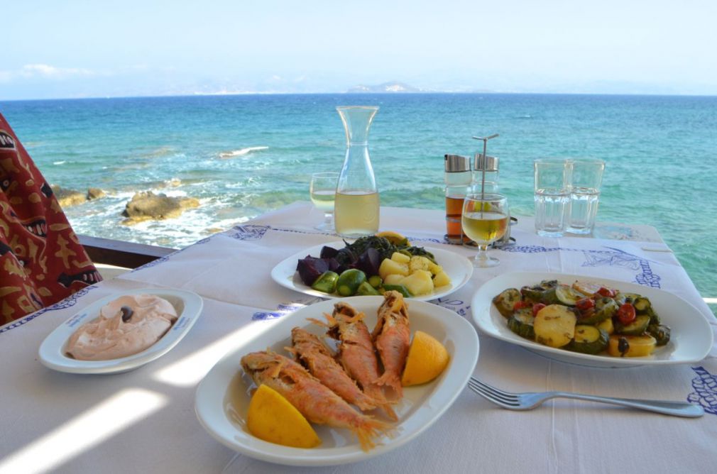 Έδιωξαν Χανιώτες… από ταβέρνα για να κάτσουν τουρίστες!