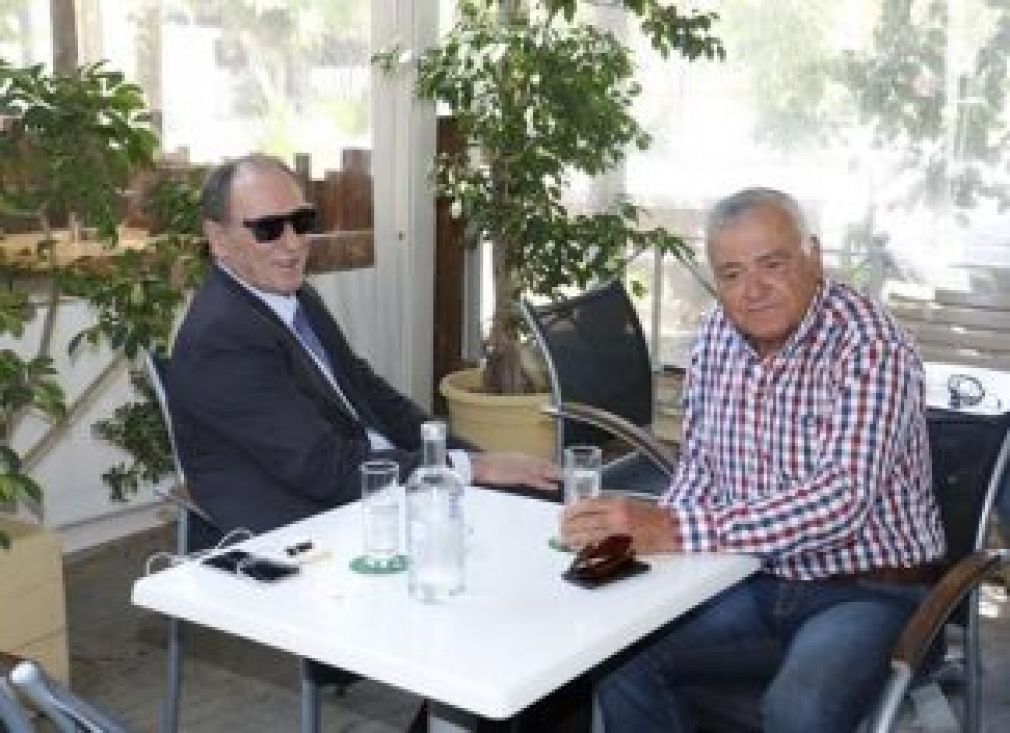 Aυτά είναι τα Χανιά... Αυτοί είμαστε... Ο “βολέψας” του “βολέψα”...