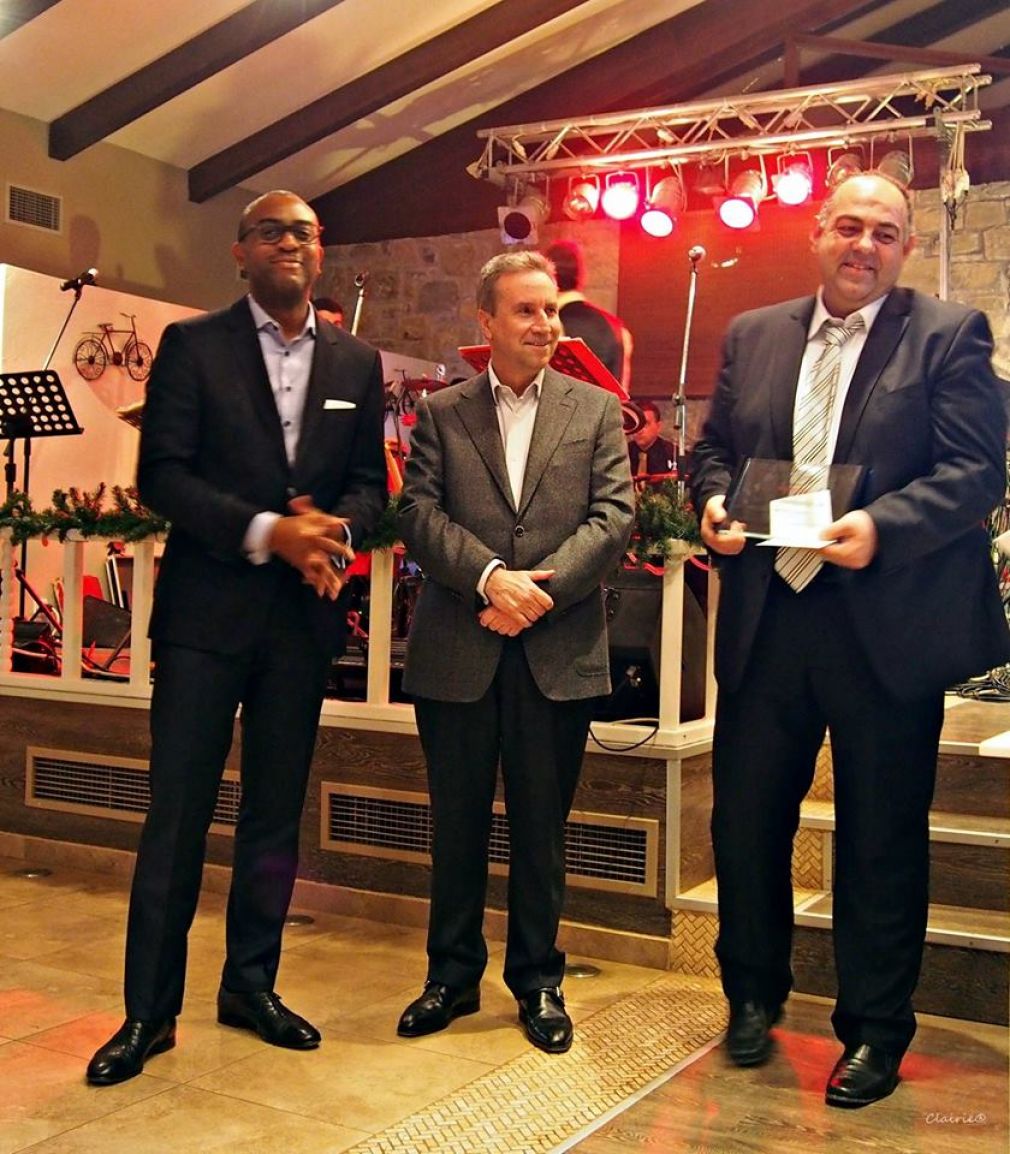 Και ο toyota... στηρίζει Γιάννη!