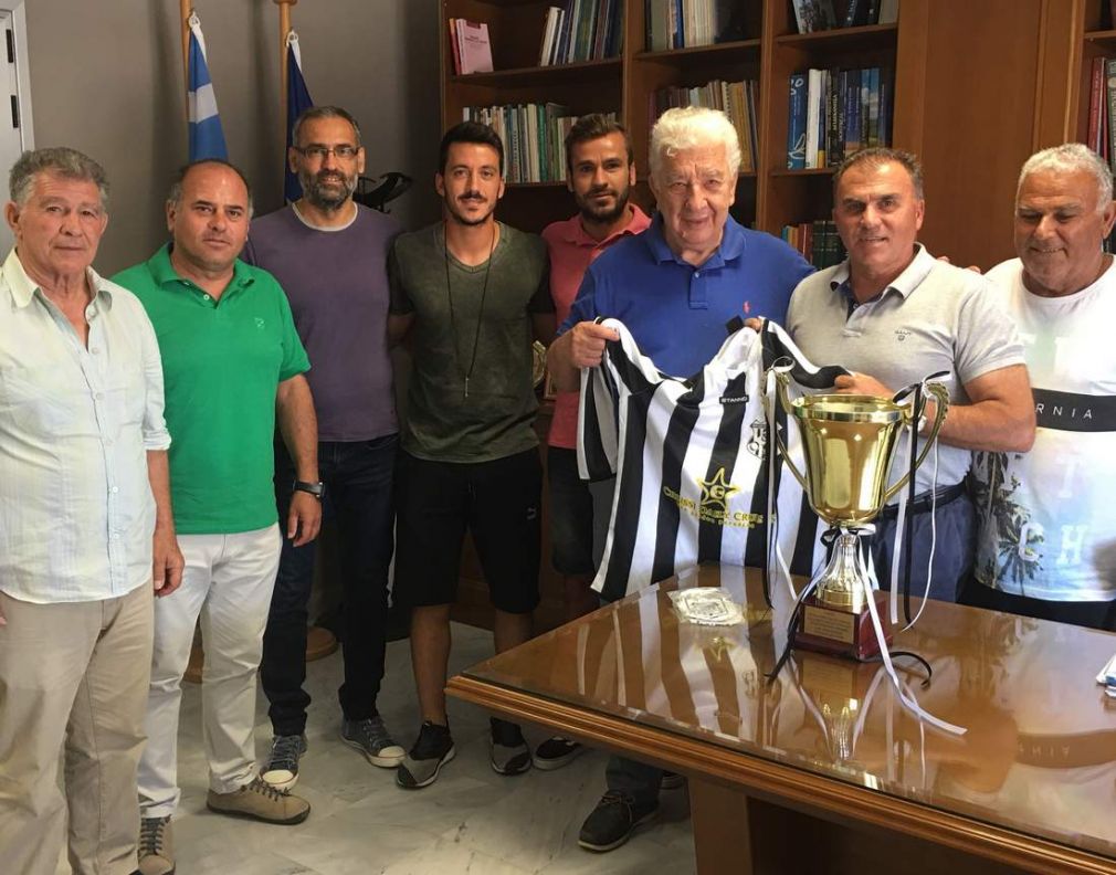 Αφήνει την σφραγίδα του!