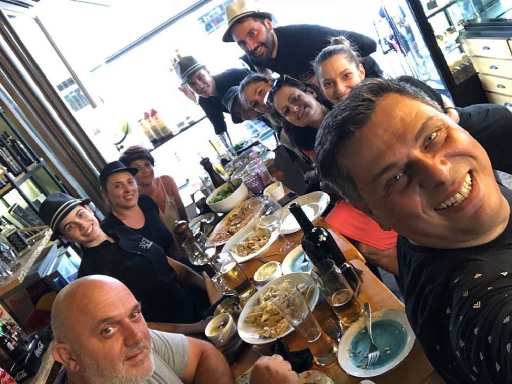 Περνάνε... ζάχαρη!