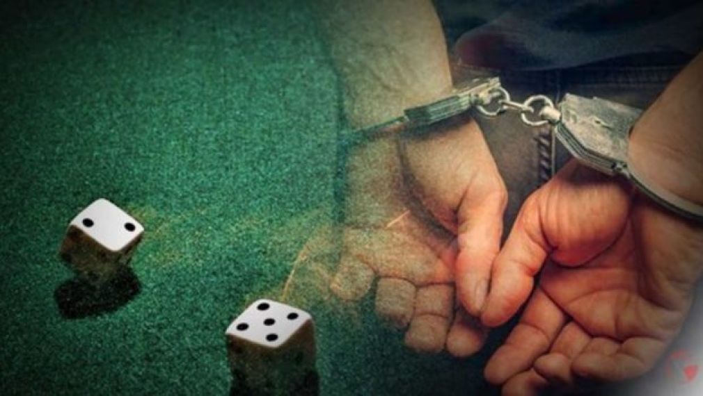 Μπαράζ ελέγχων από την αστυνομία για τον παράνομο τζόγο της εορταστικής περιόδου – Χειροπέδες σε 14 άτομα για παράνομα παίγνια σε Αττική και Θεσσαλονίκη μέσα σε λίγες ώρες