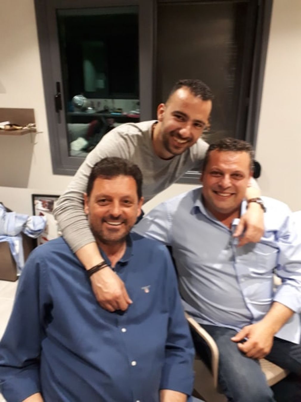 Ψάξτε... για τον δεύτερο...