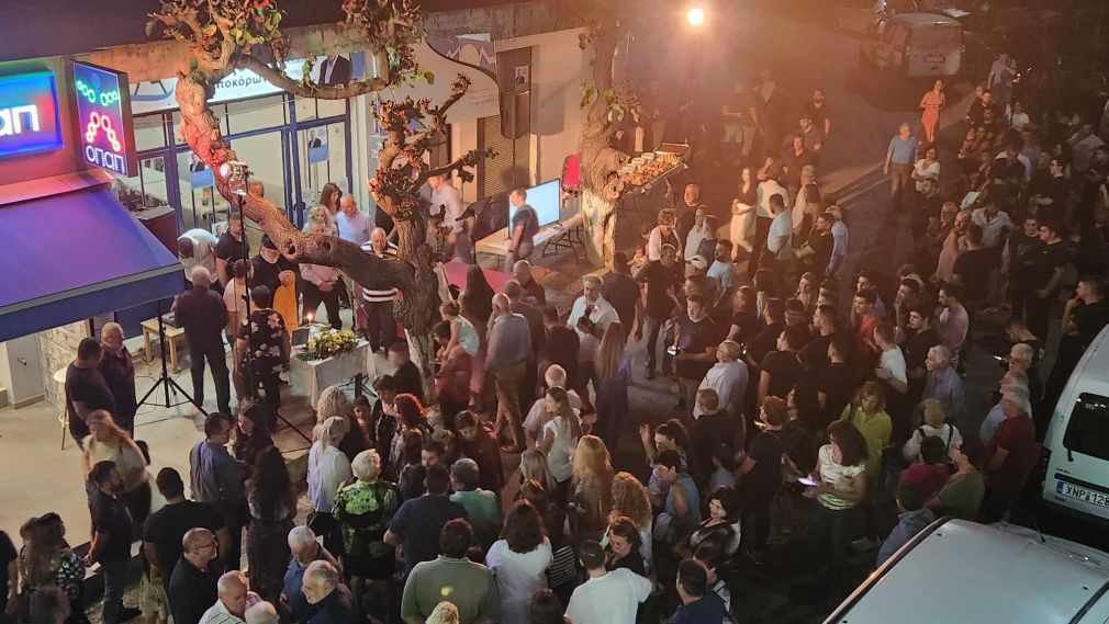 Kόσμος... και κοσμάκης στην συγκέντρωση του Κουκλινού!