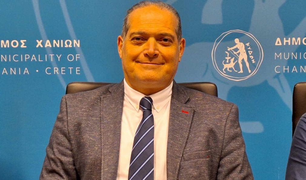 Δεν μας "κολλάει" ο Μανώλης εκεί...