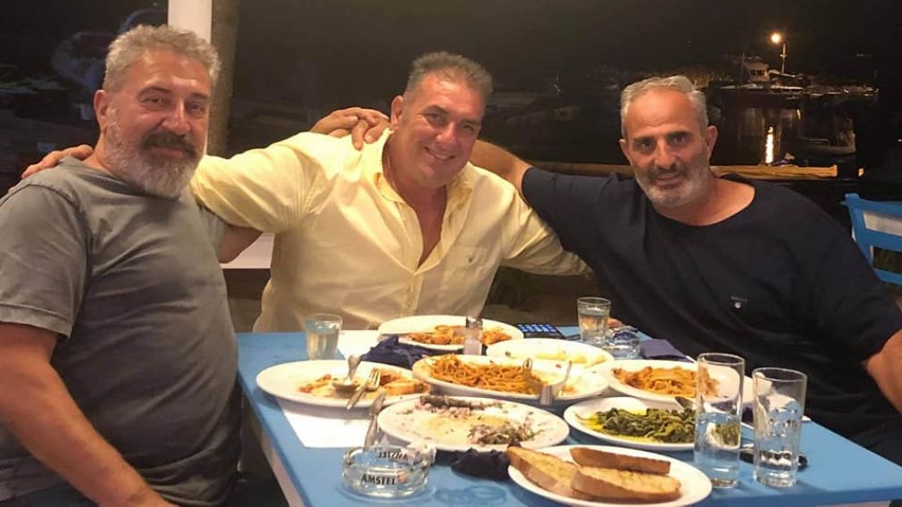 Με τον καλύτερο σου κάθιζε!
