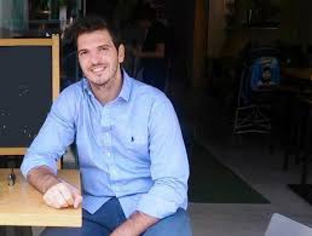 Χάρηκε...