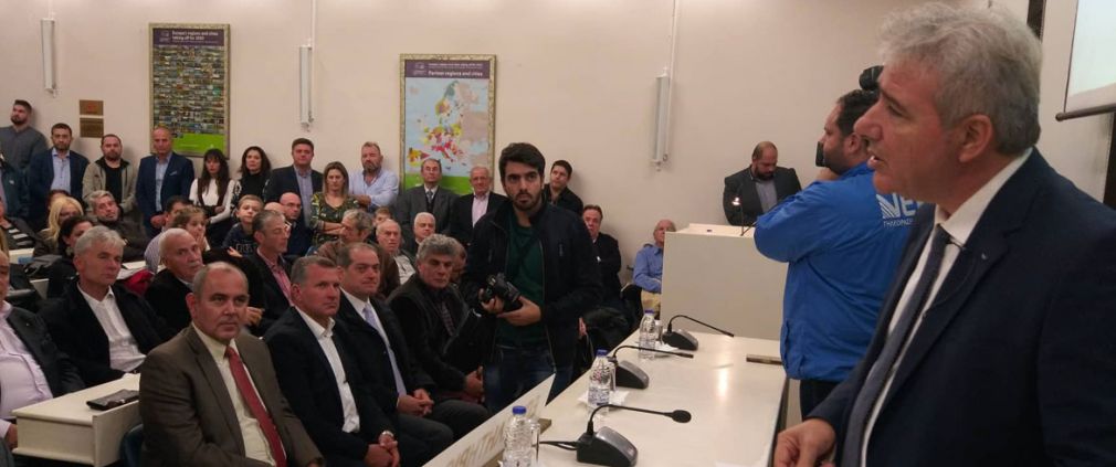 Χαμηλά το κεφάλι...