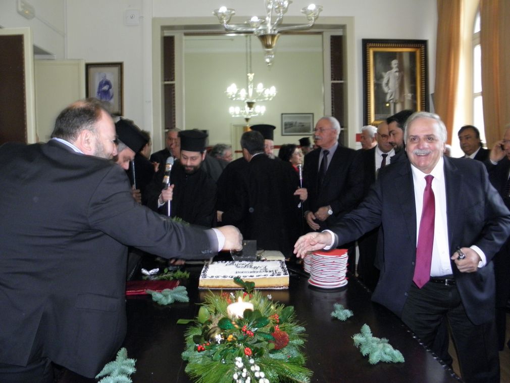 Μια χαρά τα πάμε Σκουλούδη... Ότι πείτε παιδιά... ότι πείτε...