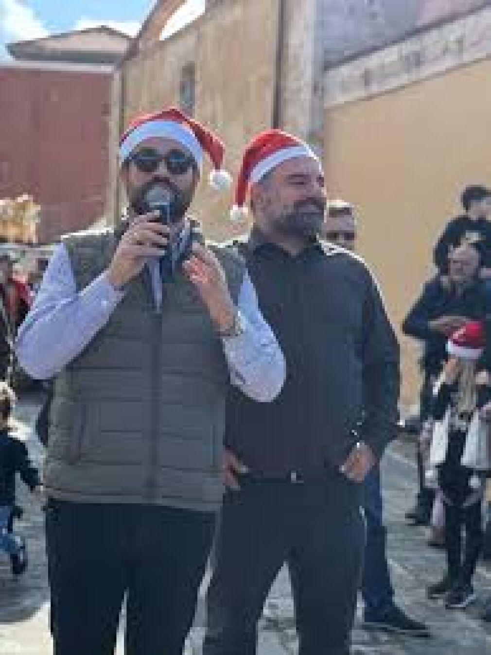 Δεν... συνεχίζουμε...