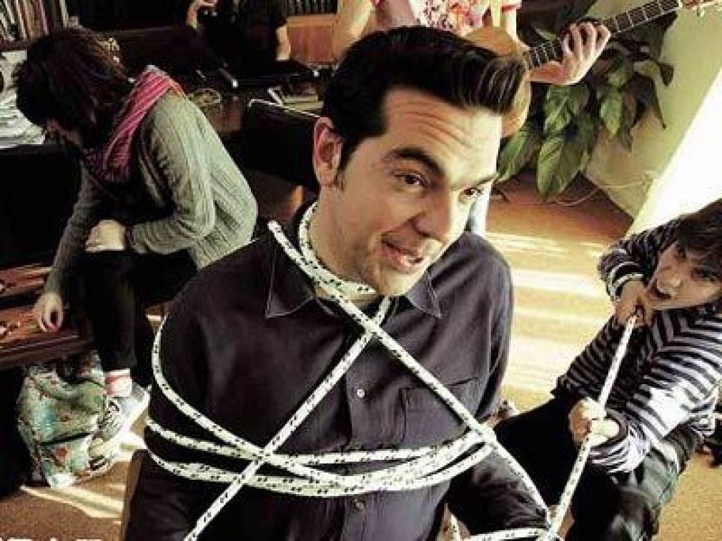 Να την "πίνουμε" να ξεχνάμε ποιοι μας κυβερνάνε!