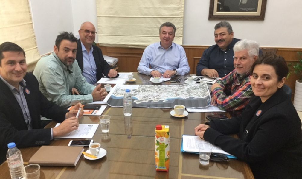 Οι εκ των αριστερών γιατί γελάνε; Ντροπή!