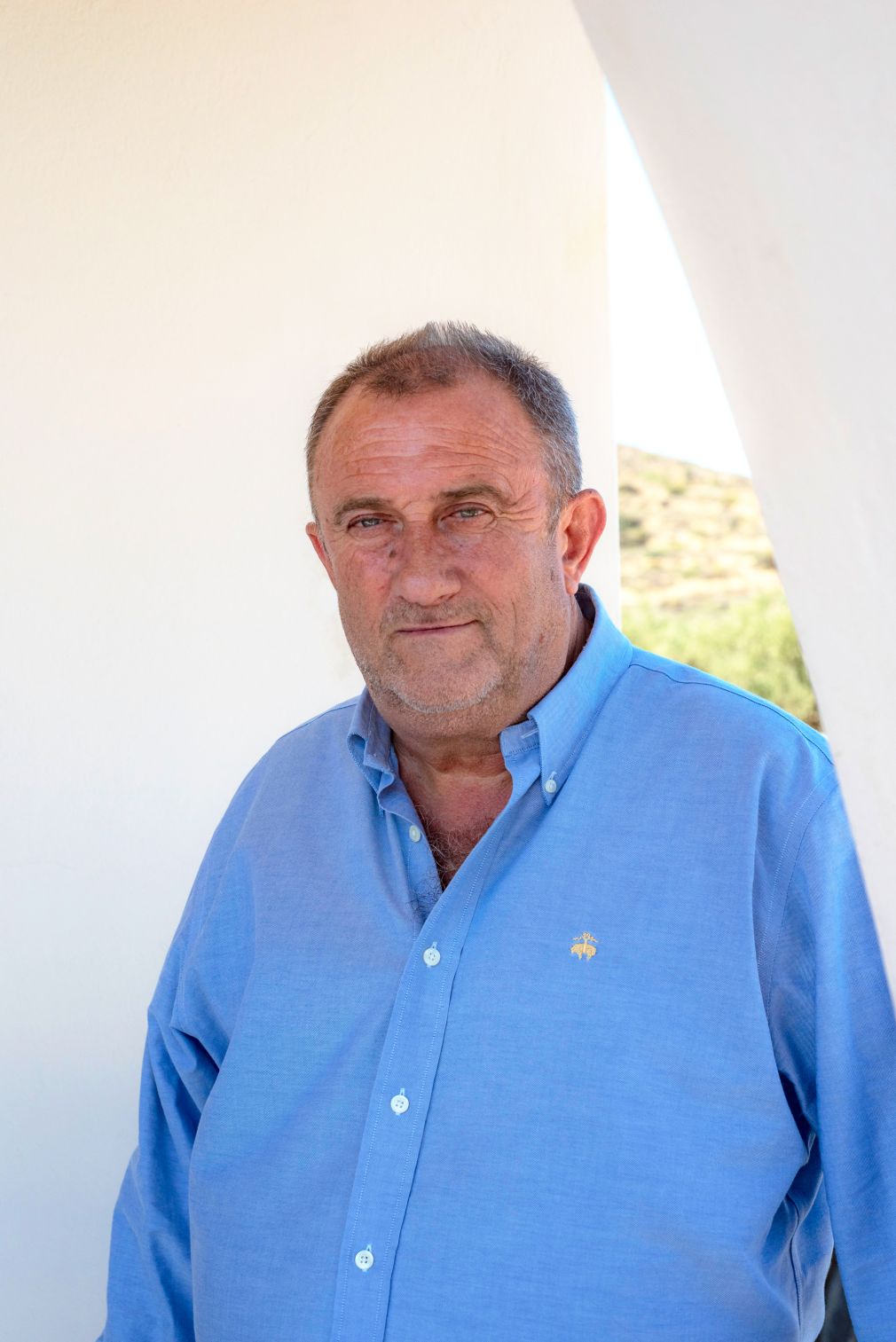 Ξανά... δωρεά αντί για εκλογικό κέντρο!