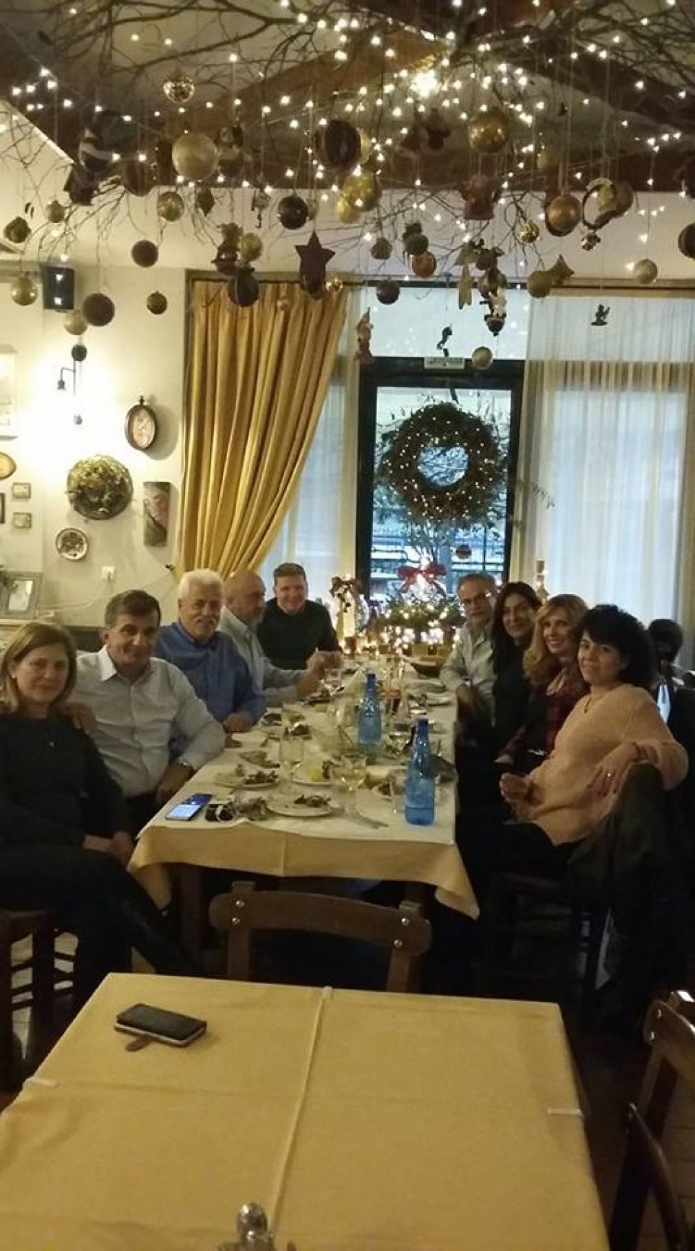 Μια χαρά περνάνε οι δήμαρχοι... Τουλάχιστον αυτοί έχουν κάνει κάτι...