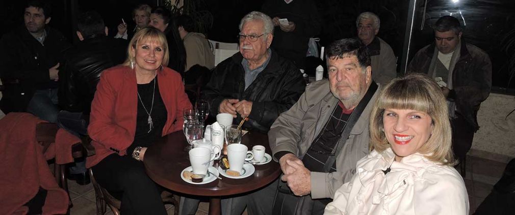 ΠΑΝΤΑ ΖΩΝΤΑΝΗ ΚΑΙ ΩΡΑΙΑ