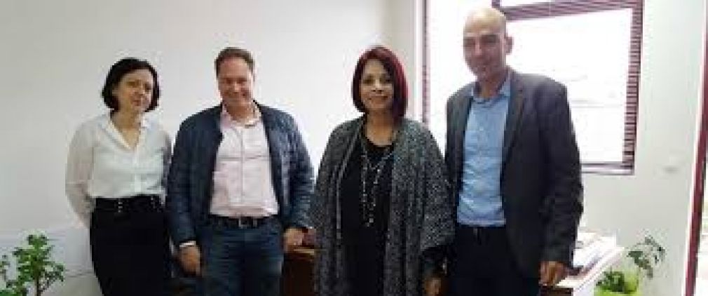 Βρε καλώς την...