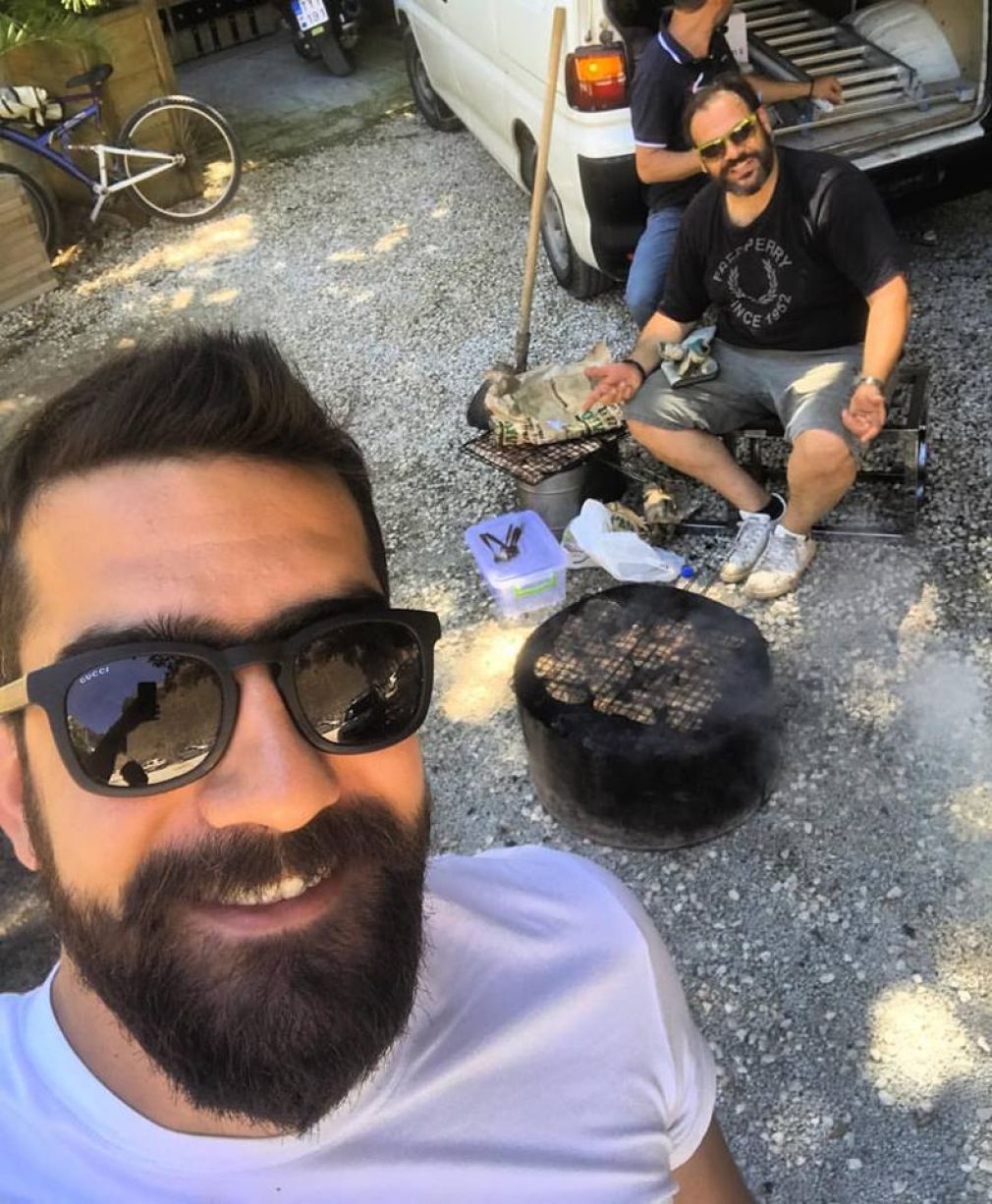 Εμείς... θέλουμε ψησταριά ρεεεεεε....