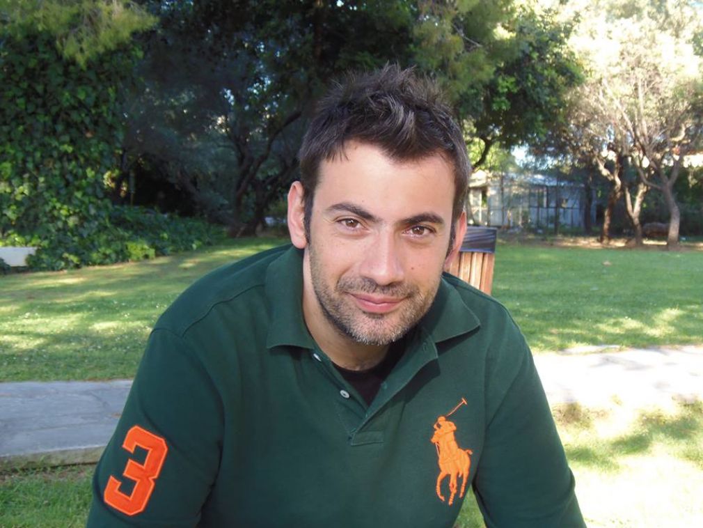 ΜΙΧΑΛΗΣ ΤΖΙΝΕΥΡΑΚΗΣ... μακριάαααααααα