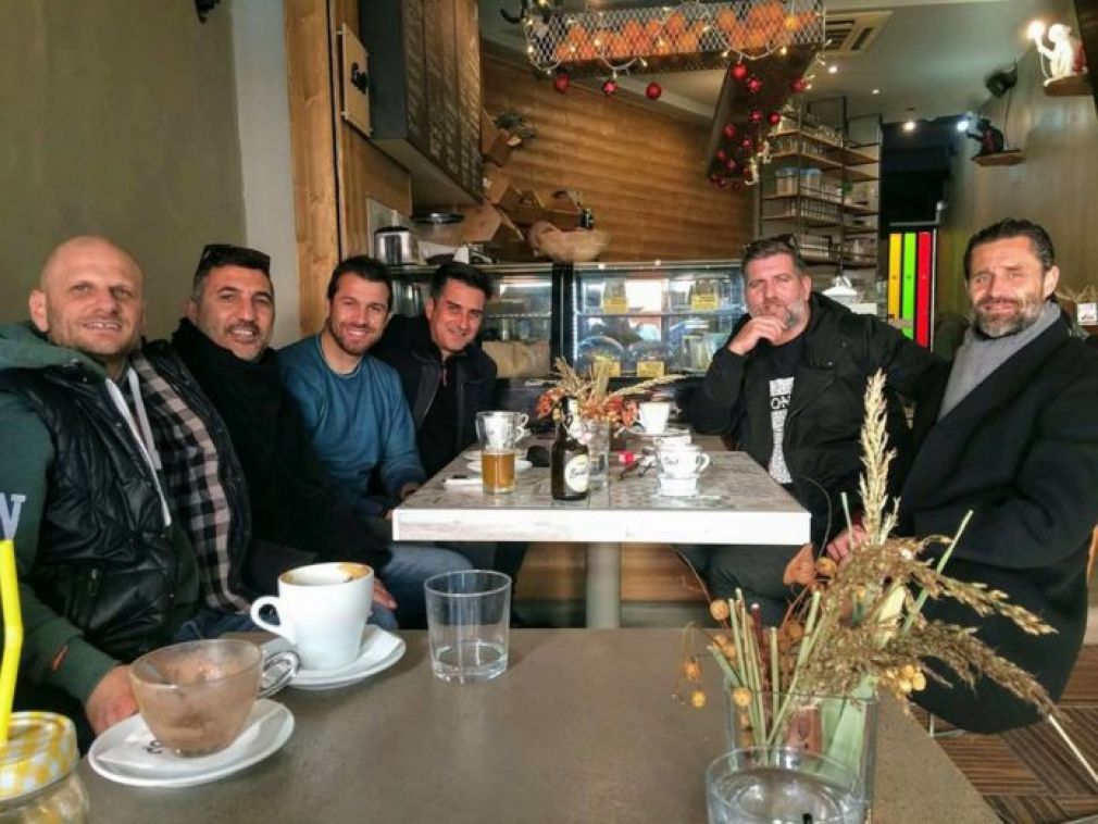 Συναντήσεις κορυφής... στο MONKEYS...