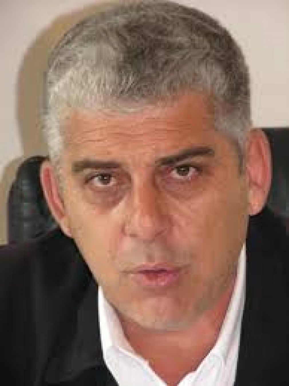 ΚΕΜΕΣΙΔΗΣ ΜΑΝΟΛΗΣ... Μόνος ή αλλού!