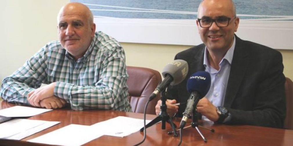 Σύννεφα στις σχέσεις τους... Πάπαλα και αυτός...