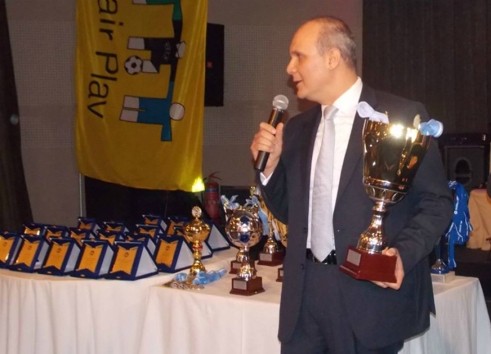 Ο Γιώργος... είναι ΑΝΘΡΩΠΑ!