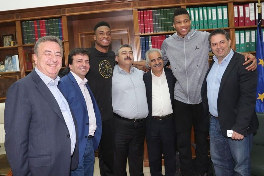 Δεν χάνει...