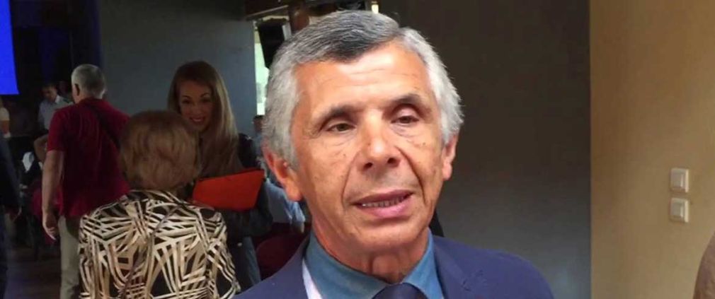 Αλίμονο και δεν είναι "μέσα" ο Φραγκάκης