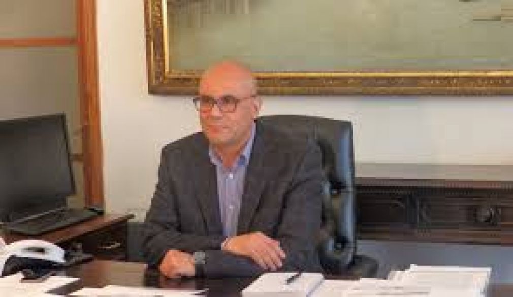 Για λίγο ακόμα στην καρέκλα αυτή!